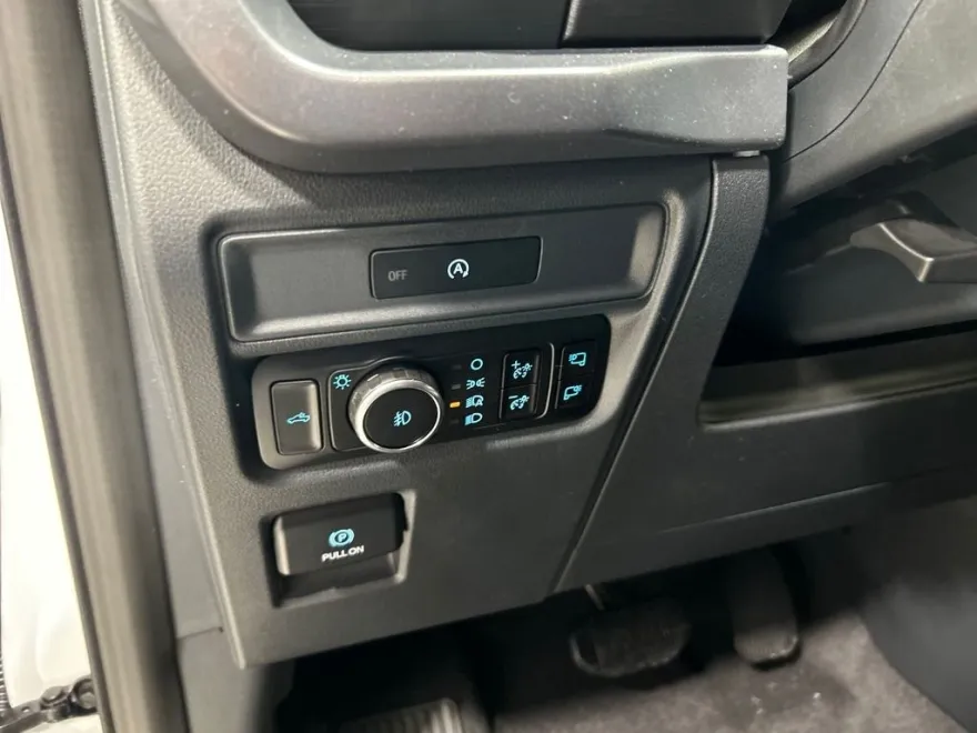 2025 Ford F-150 XLT photo 11