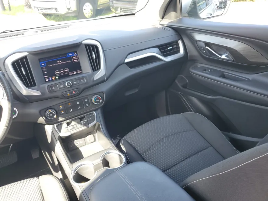 2022 Gmc Terrain SLE photo 1