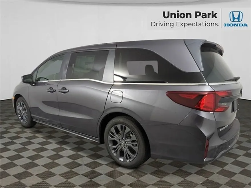 2026 Honda Odyssey Touring photo 1
