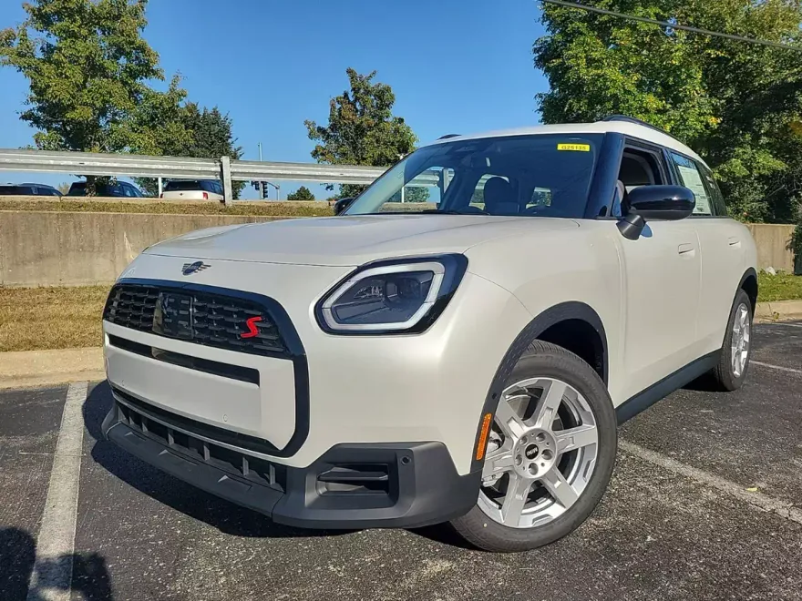 2025 Mini Countryman ALL4 Signature photo 1