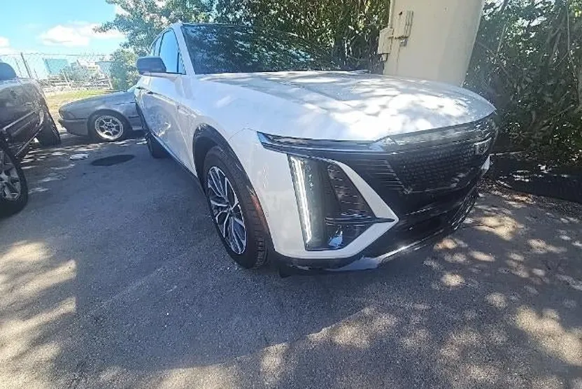 2024 Cadillac Lyriq Sport photo 1