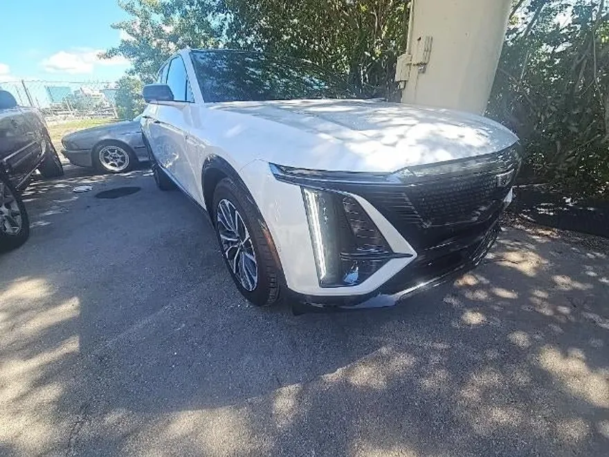 2024 Cadillac Lyriq Sport photo 1