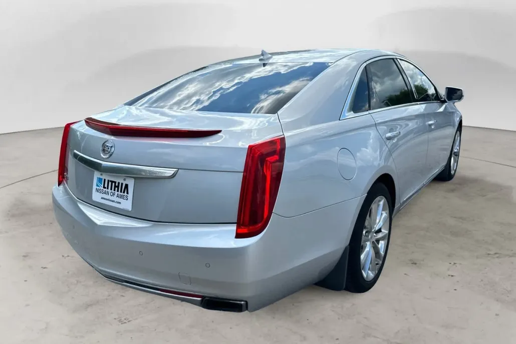 2014 Cadillac XTS Luxury photo 1
