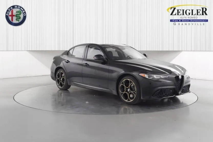2025 Alfa Romeo Giulia SPRINT photo 1