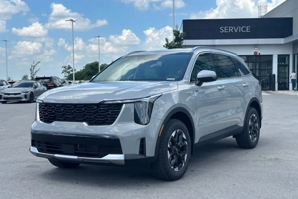 2025 Kia Sorento S photo 1