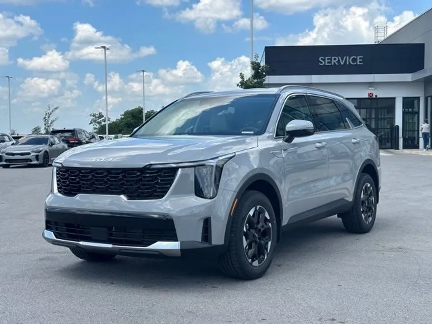 2025 Kia Sorento S photo 1