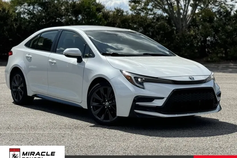 2023 Toyota Corolla Hybrid SE photo 1