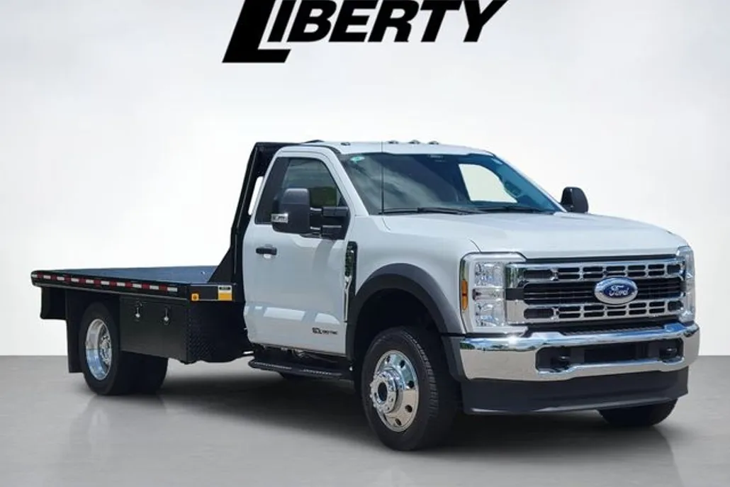 2024 Ford F-550 photo 1