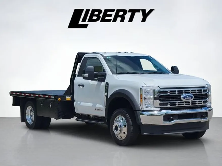 2024 Ford F-550 photo 1