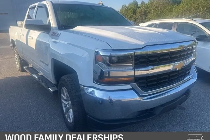 2018 Chevrolet Silverado 1500 LT photo 1