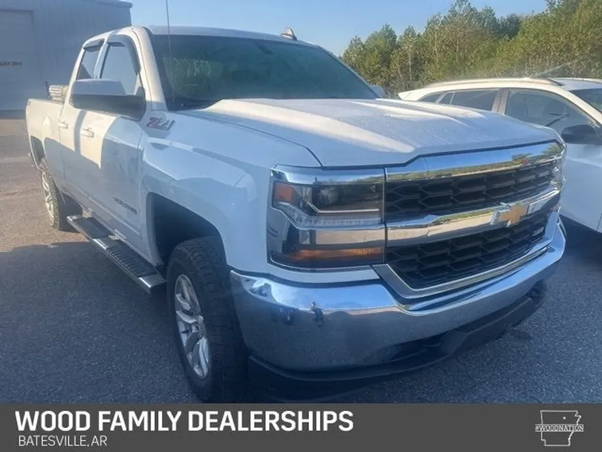 2018 Chevrolet Silverado 1500 LT photo 1