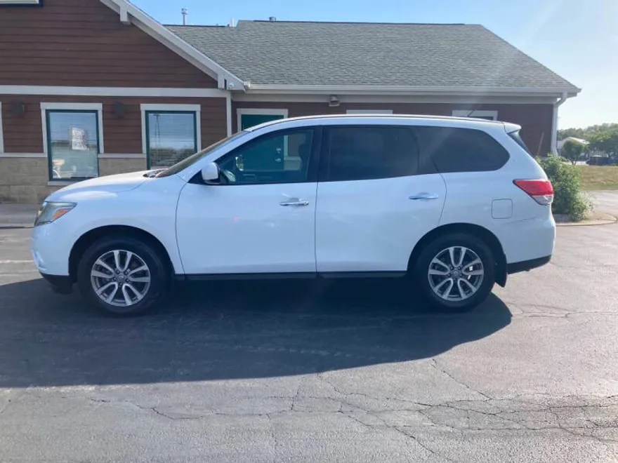 2014 Nissan Pathfinder S photo 1