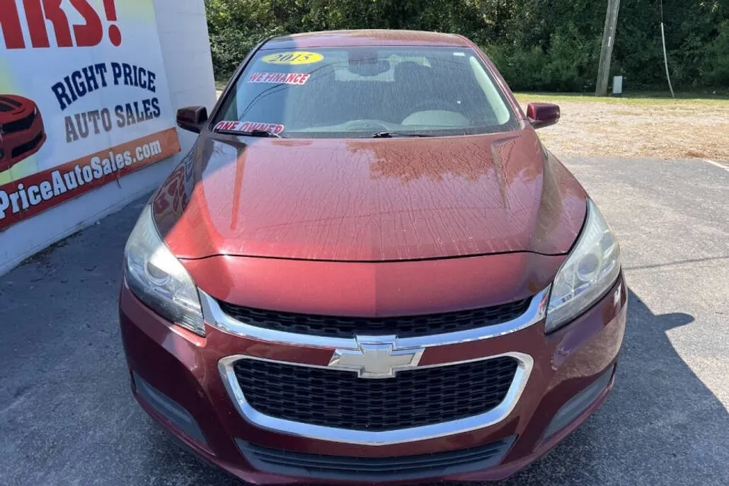 2015 Chevrolet Malibu 1LT photo 1