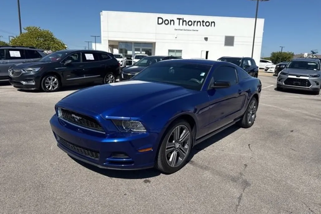 2014 Ford Mustang V6 Premium photo 1