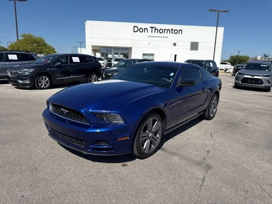 2014 Ford Mustang V6 Premium photo 1