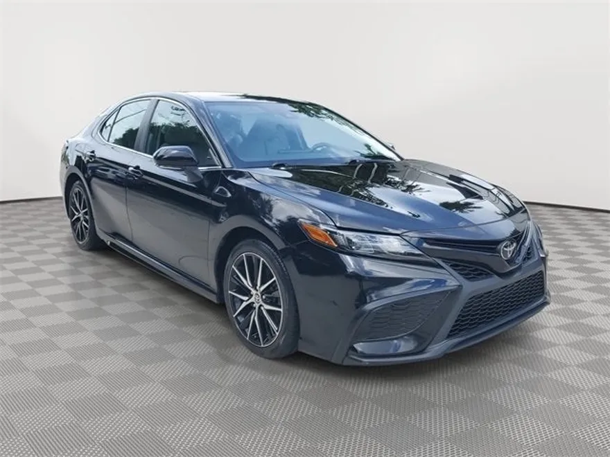 2023 Toyota Camry SE photo 1