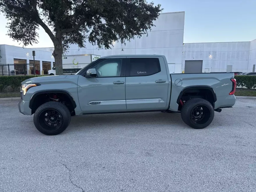 2025 Toyota Tundra Platinum photo 1