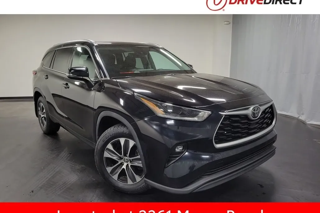 2021 Toyota Highlander XLE photo 1