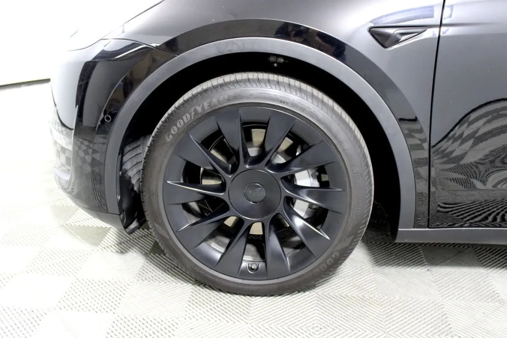 2021 Tesla Model Y Standard Range photo 1