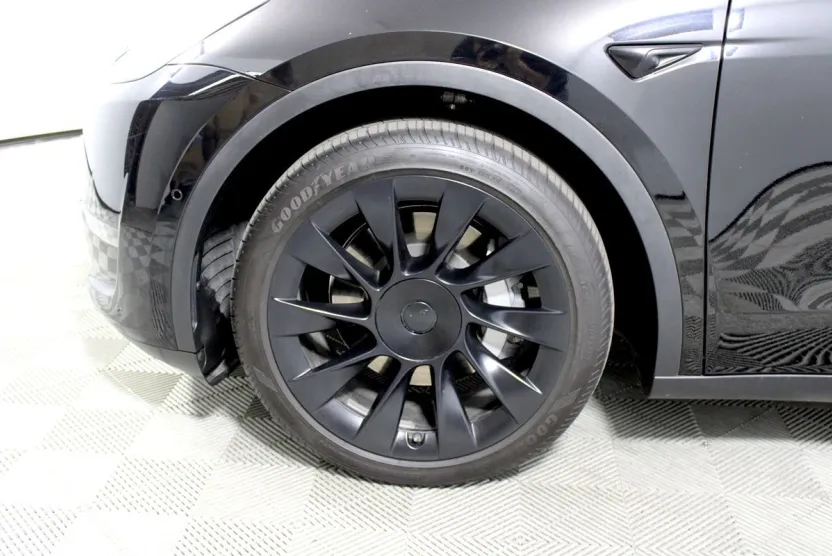 2021 Tesla Model Y Standard Range photo 1