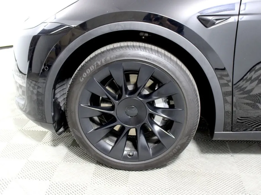 2021 Tesla Model Y Standard Range photo 1