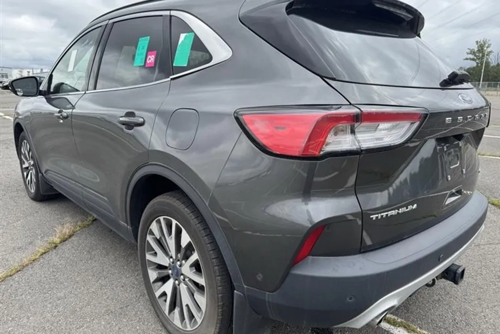 2020 Ford Escape Titanium photo 1