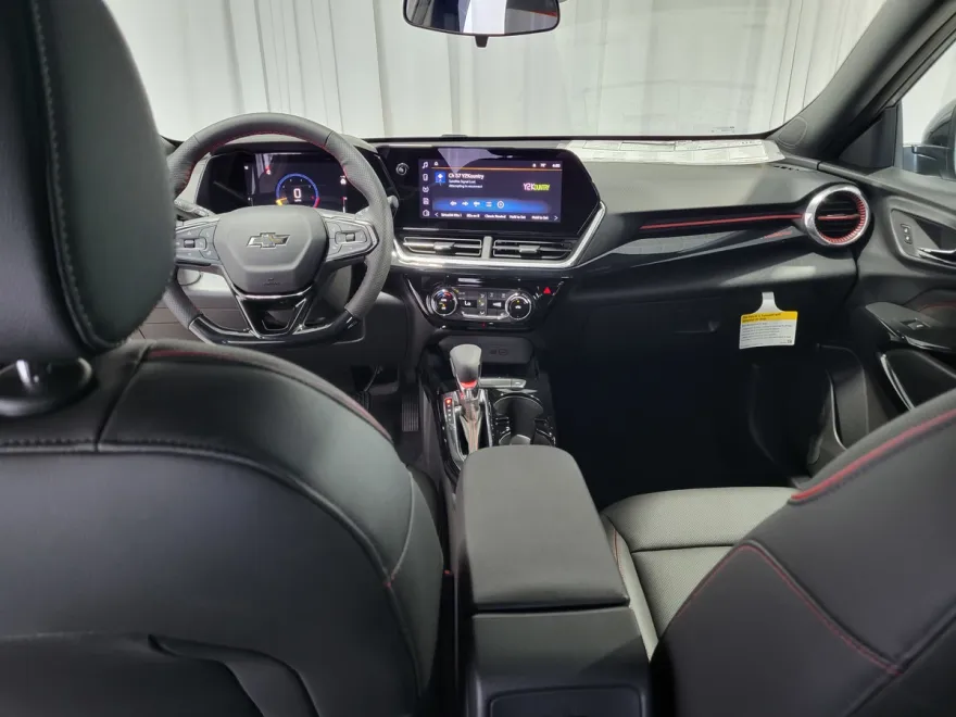 2025 Chevrolet Trax photo 1