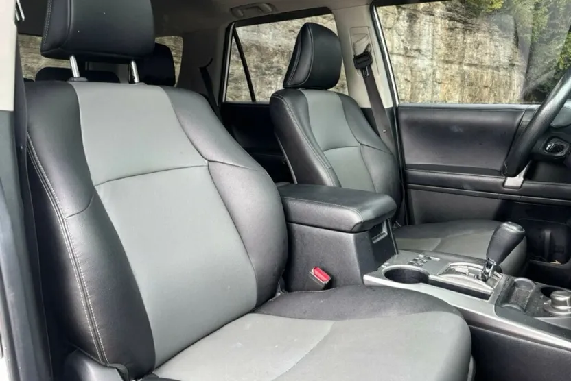 2018 Toyota 4Runner SR5 Premium photo 1