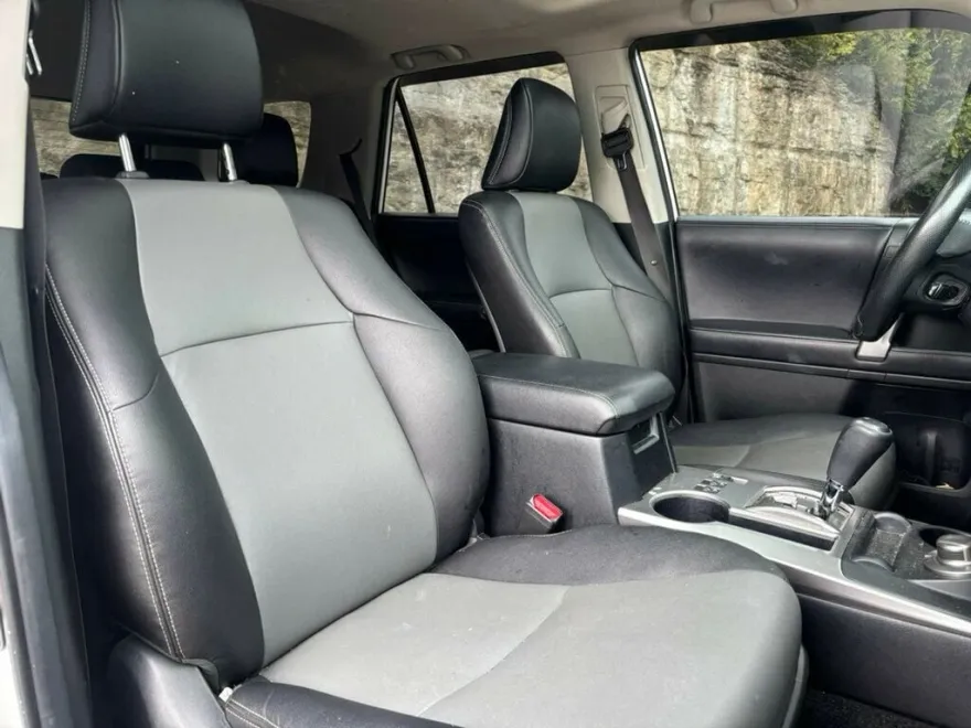 2018 Toyota 4Runner SR5 Premium photo 1