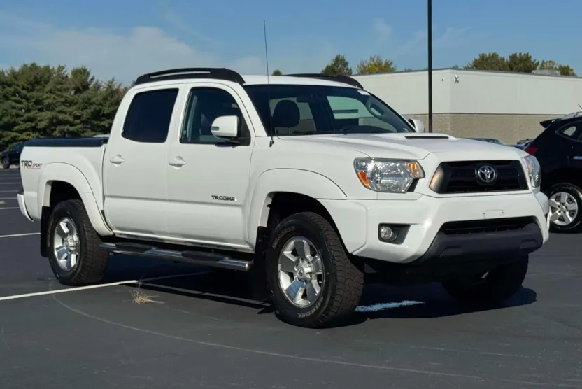 2015 Toyota Tacoma Base photo 1