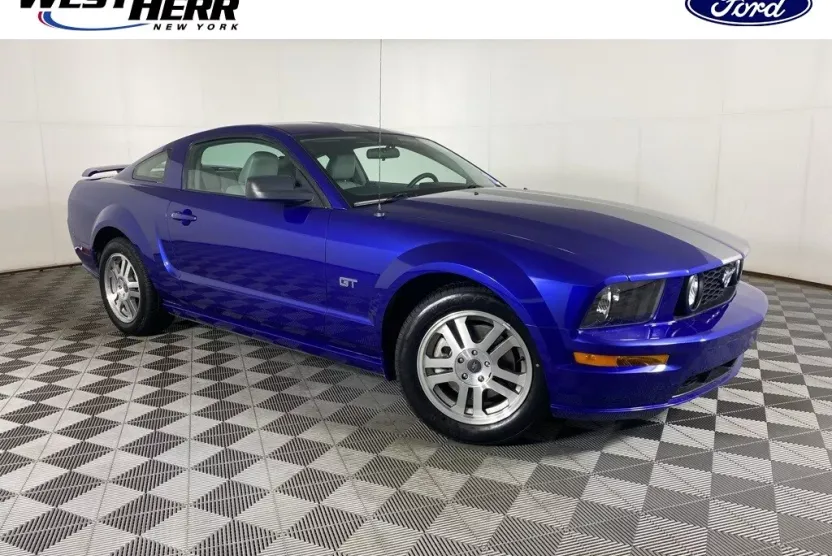 2005 Ford Mustang GT Premium photo 1