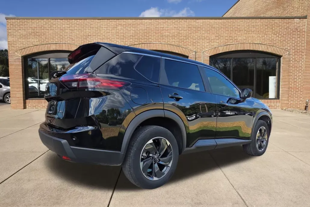 2024 Nissan Rogue AWD SV photo 1