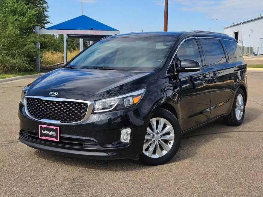 2015 Kia Sedona EX photo 1