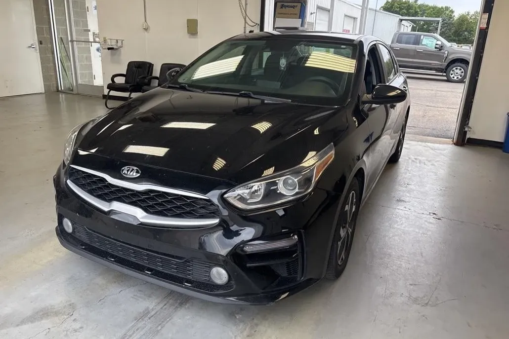 2019 Kia Forte LXS photo 1