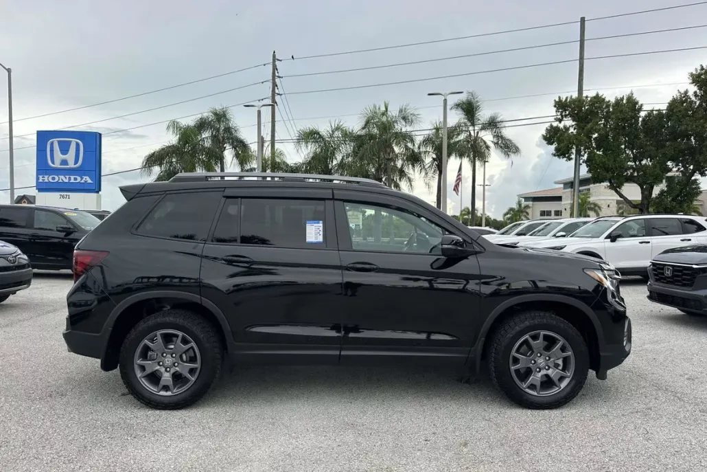 2024 Honda Passport TrailSport photo 1