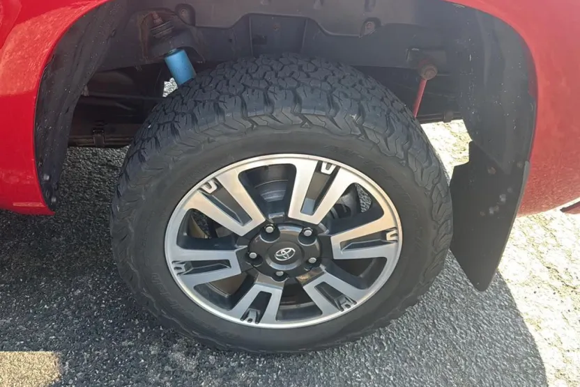 2020 Toyota Tundra SR5 CrewMax photo 1
