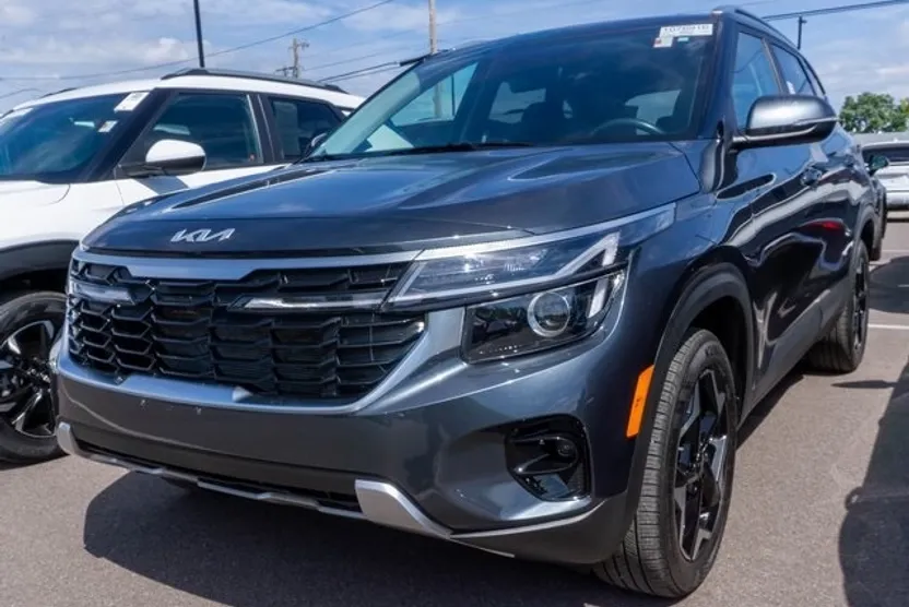 2025 Kia Seltos EX photo 1
