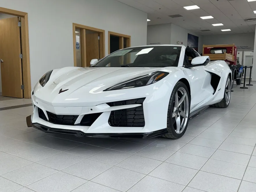 2025 Chevrolet Corvette E-Ray 2LZ Coupe photo 1