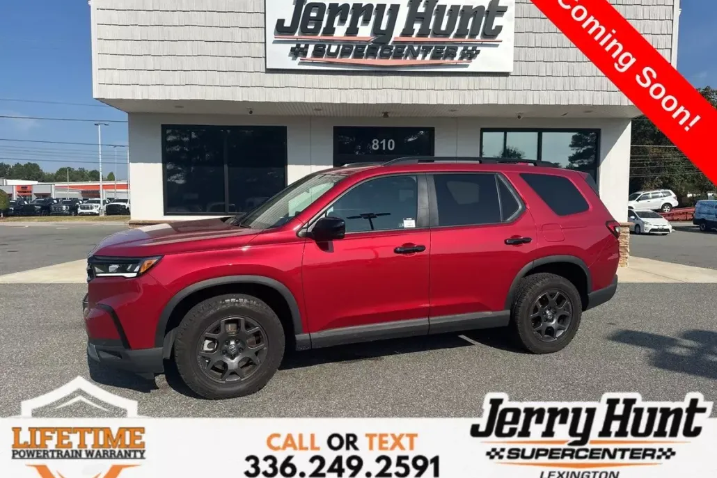 2024 Honda Pilot TrailSport photo 1