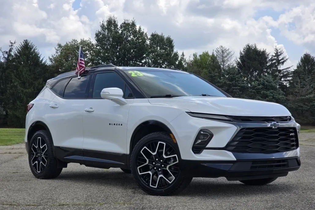 2023 Chevrolet Blazer RS photo 1
