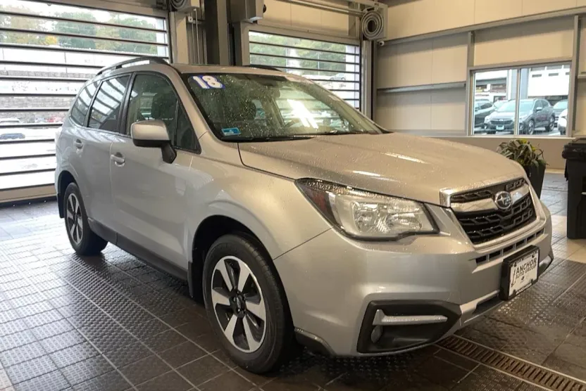 2018 Subaru Forester Premium photo 1