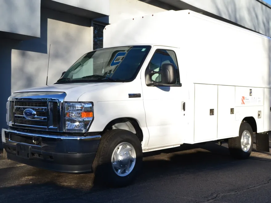 2025 Ford E-350 Base photo 1