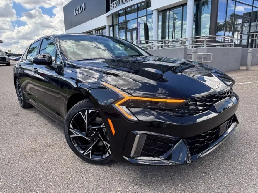 2026 Kia K5 GT-Line photo 1