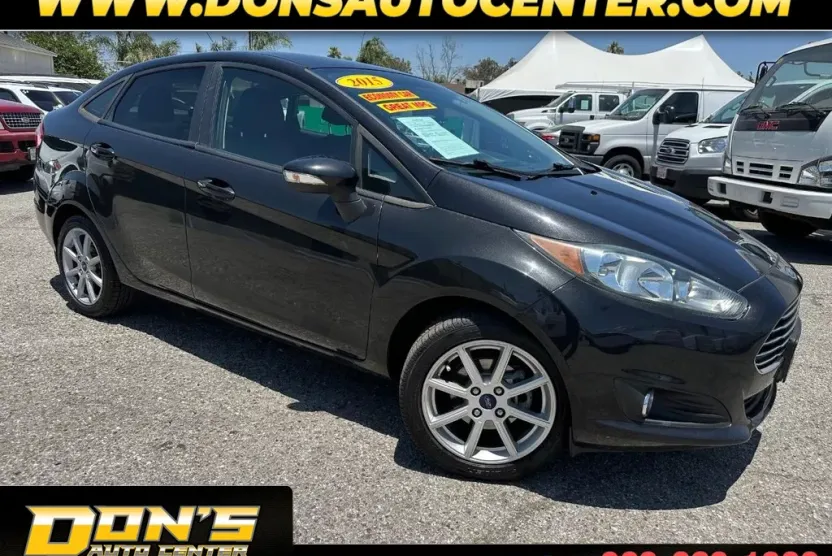 2015 Ford Fiesta SE photo 1