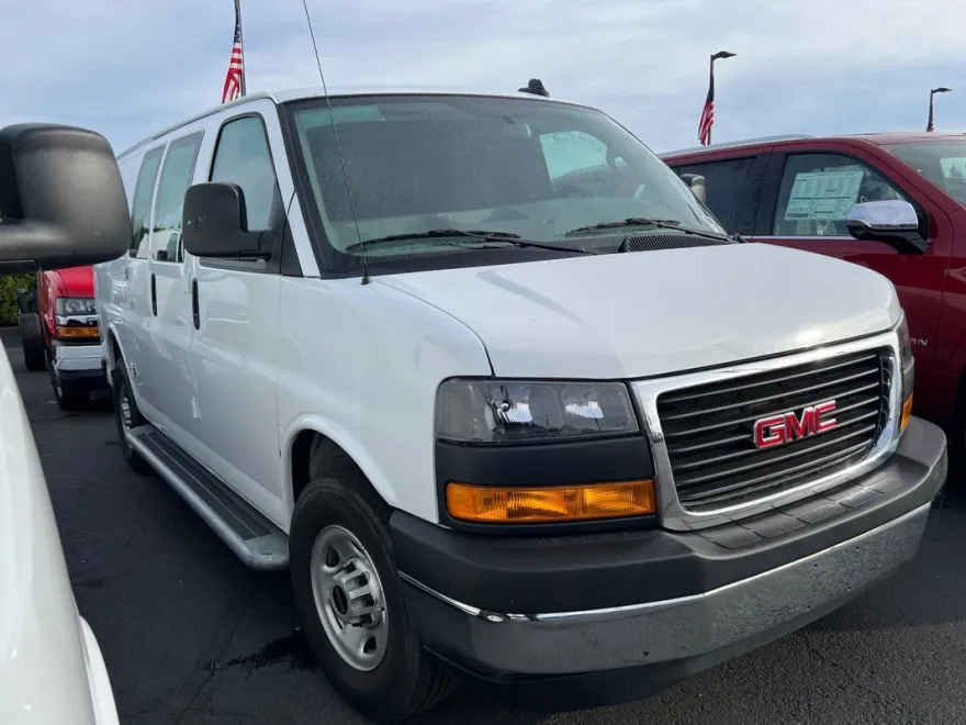 2024 Gmc Savana Cargo 2500 photo 1