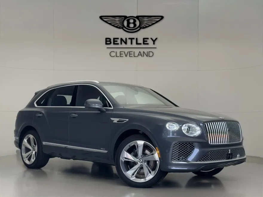 2025 Bentley Bentayga Azure V8 photo 1