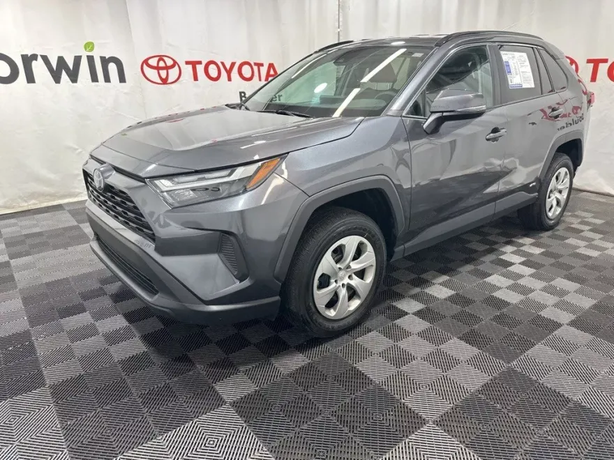 2024 Toyota RAV4 Hybrid XLE photo 1
