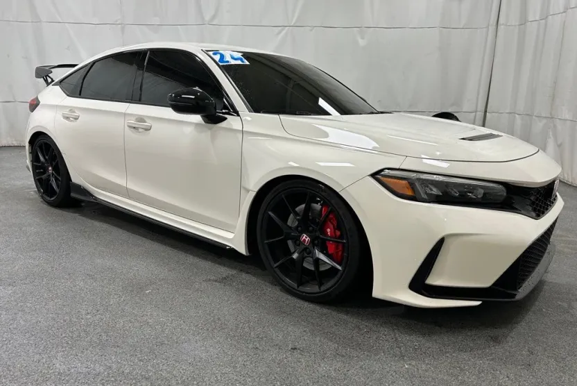 2024 Honda Civic Type R photo 1