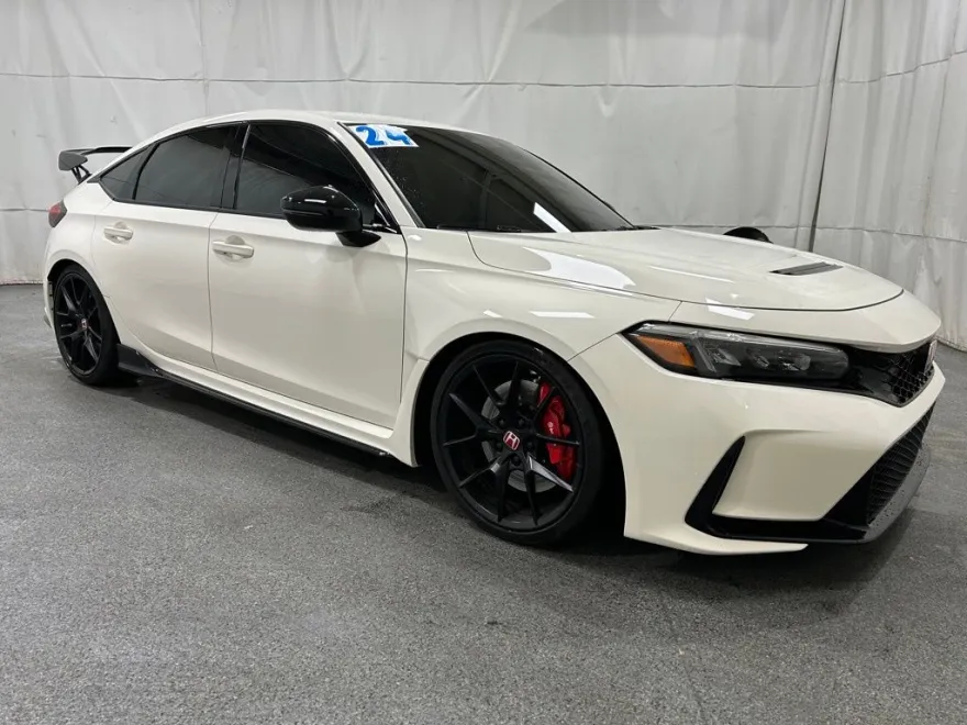 2024 Honda Civic Type R photo 1