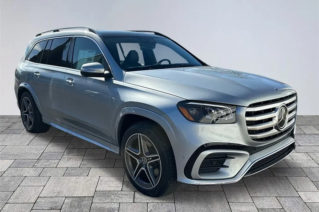 2025 Mercedes Benz GLS 450 4MATIC photo 1